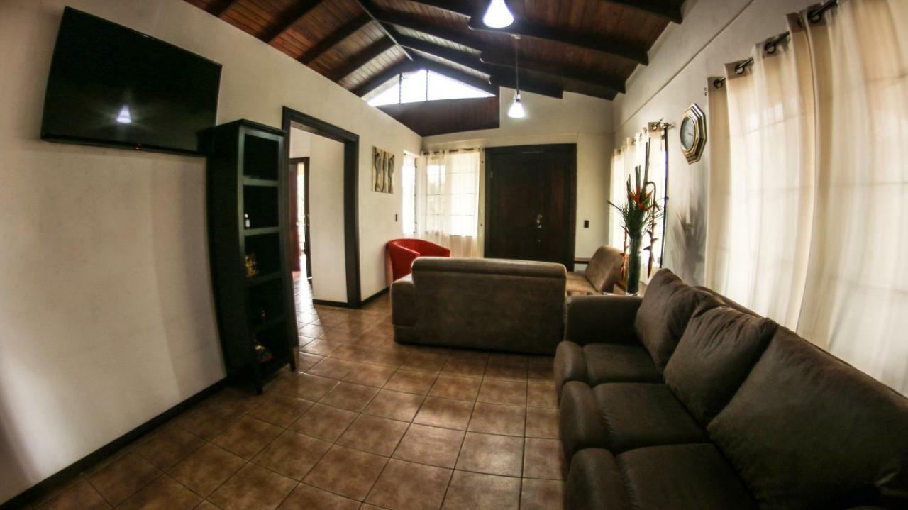 Villa Hortensias La Fortuna Exterior photo